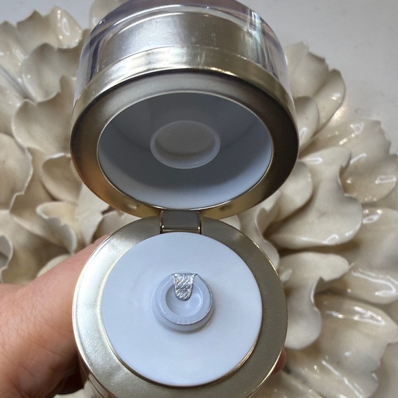 NWOB Estee Lauder Re-Nutriv Rich Foam Cleanser - Picture 2 of 3